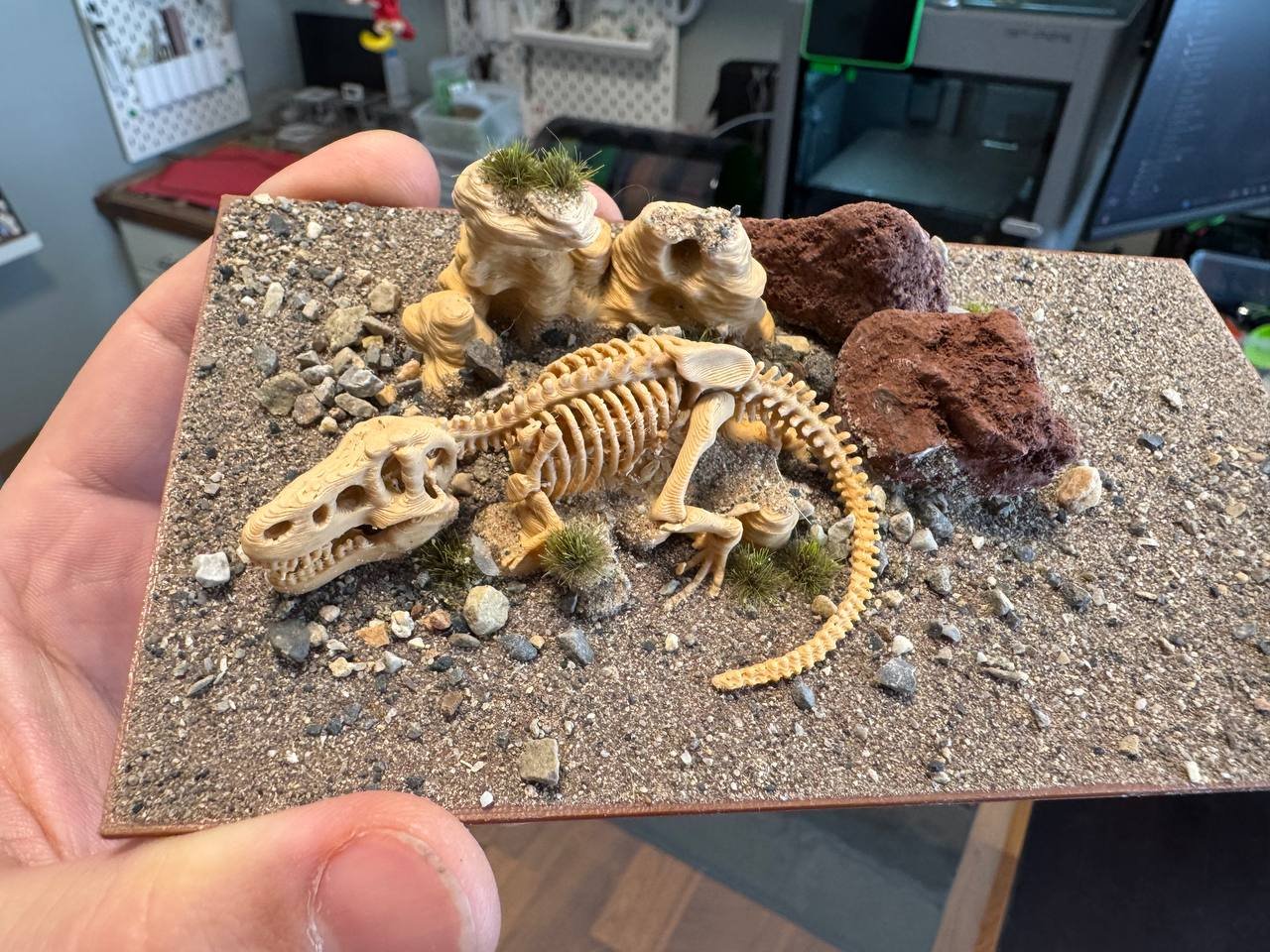 3XL | Dino decoration suitable for 3XL - Image 2